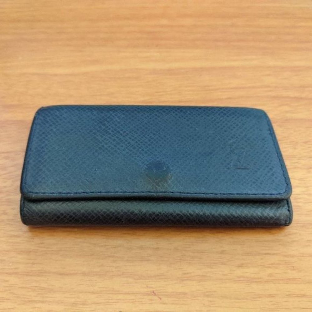 Louis Vuitton Taiga Key Holder/Wallet #906💥PRICE DROP💥